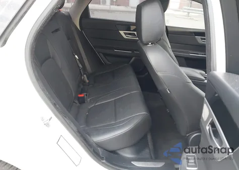 2017 Jaguar Xf 35T Premium z USA, uszkodzony, nr VIN SAJBJ4BV8HCY44921